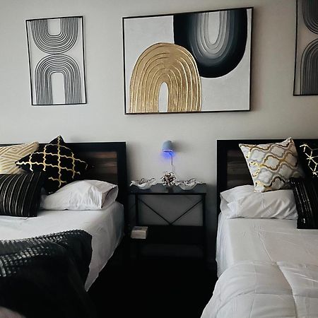 Stylish Cozy Quiet Family Retreat And Romantic Getaway Sleeps Up To 7 With Fast Wifi, Free Parking, Work Station, Alexa Enabled, Fenced In Backyard For Pets Grill Party Patio, Porch, Beach, Canal, Stadium,Boardwalk Restaurants, And Much More! Атлантик-Сіті Екстер'єр фото